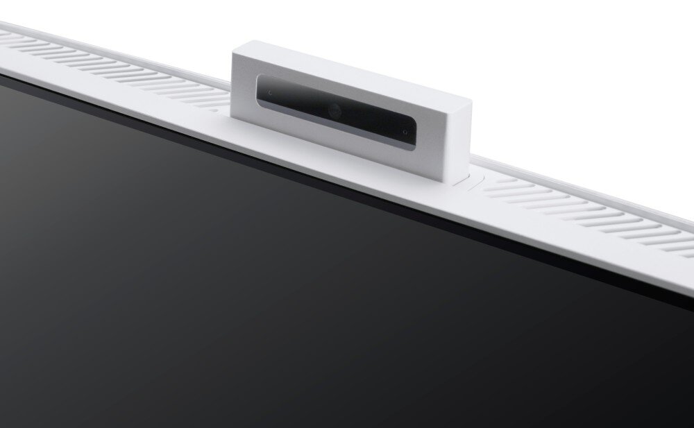 Komputer ACER Aspire C27-1E13U7UNH Bliskie ujęcie modułu kamery internetowej umieszczonego nad górną krawędzią monitora 