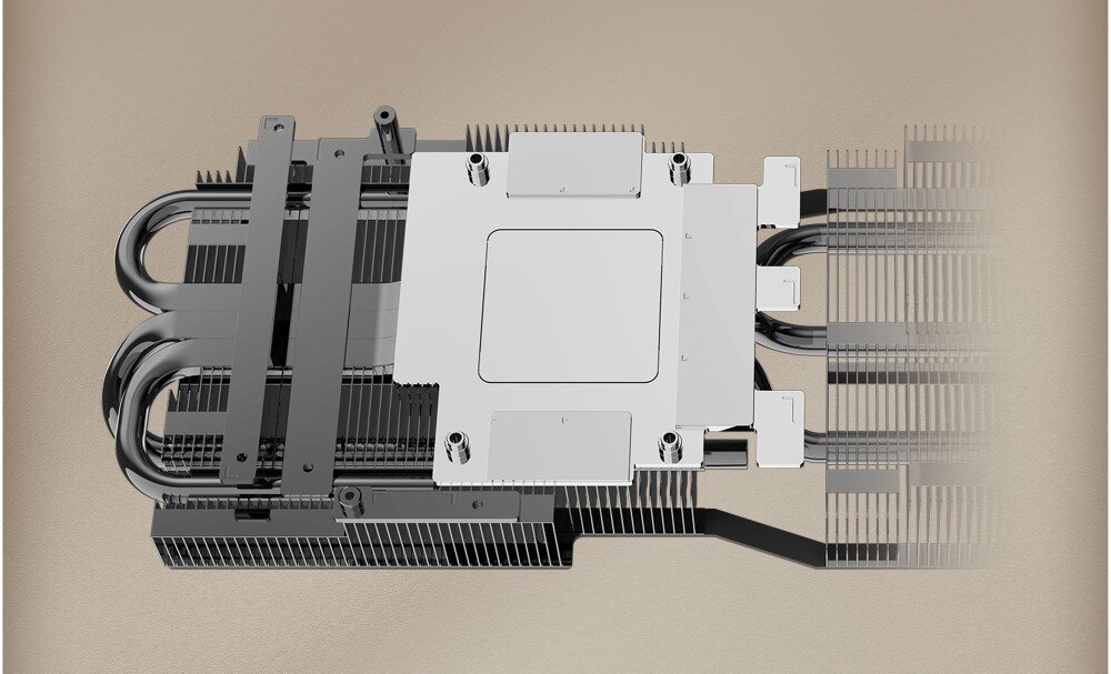 Karta graficzna MSI GeForce RTX 5070 Ti 16GB Inspire 3X OC 16GB Zbliżenie na wentylator z siedmioma łopatkami i pierścieniem wzmacniającym, miedziana płyta, ciepłowody