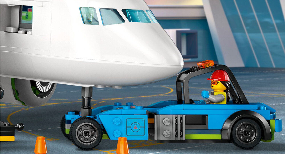 KLOCKI LEGO CITY SAMOLOT PASAŻERSKI 60367 holownik