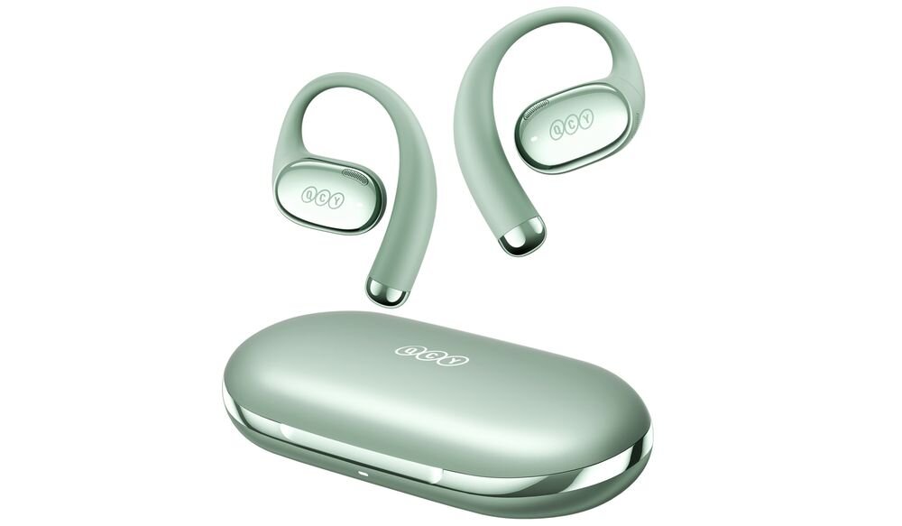 Słuchawki powietrzne QCY Crossky R70 etui ładujące 700 mAh USB-C, słuchawki z etui ładującym po skosie na białym tle