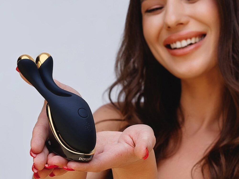 Urządzenie do liftingu twarzy DIFORO Amirta Czarno-złoty + kuferek na kosmetyki Bordowy redukcja zmarszczek, leczenie trądziku, regeneracja skóry