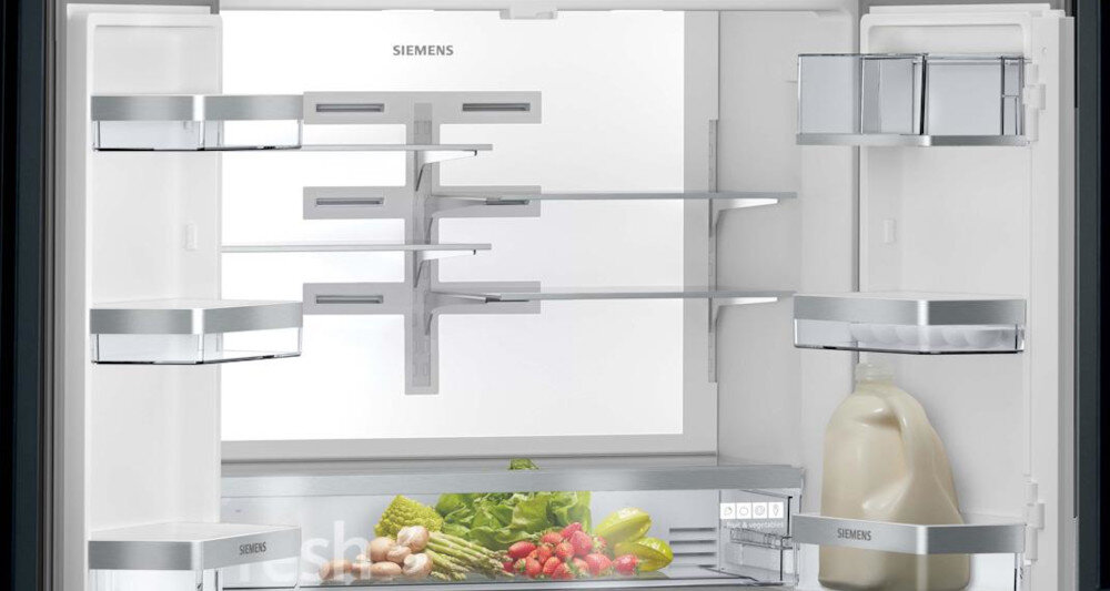 LODÓWKA SIEMENS KF96RSBEA Pusta lodówka z regulowanymi półkami pokazuje możliwość dowolnej aranżacji wnętrza. Widoczne są wsporniki umożliwiające zmianę układu safety glass wytrzymałe szkło łatwe czyszczenie trwałość 5 półek szklanych bezpieczne trwałe