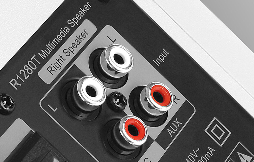 EDIFIER R1280T 2.0 złącza RCA do RCA i RCA do AUX przewód stereo, kadr na złącza głośnika