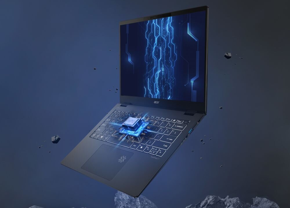 Laptop biznesowy Acer TravelMate z niebieską grafiką obwodów cyfrowych i procesorów na ekranie podświetlonym procesorem na klawiaturze unosząc się na ciemnym niebieskim tle z lewitującymi metalicznymi kulami i skałami      
