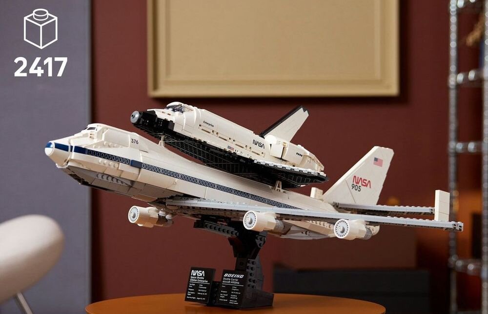 Колекційна модель дорослого перевізника космічного шатла Boeing 747 від LEGO® ICONS NASA Enterprise