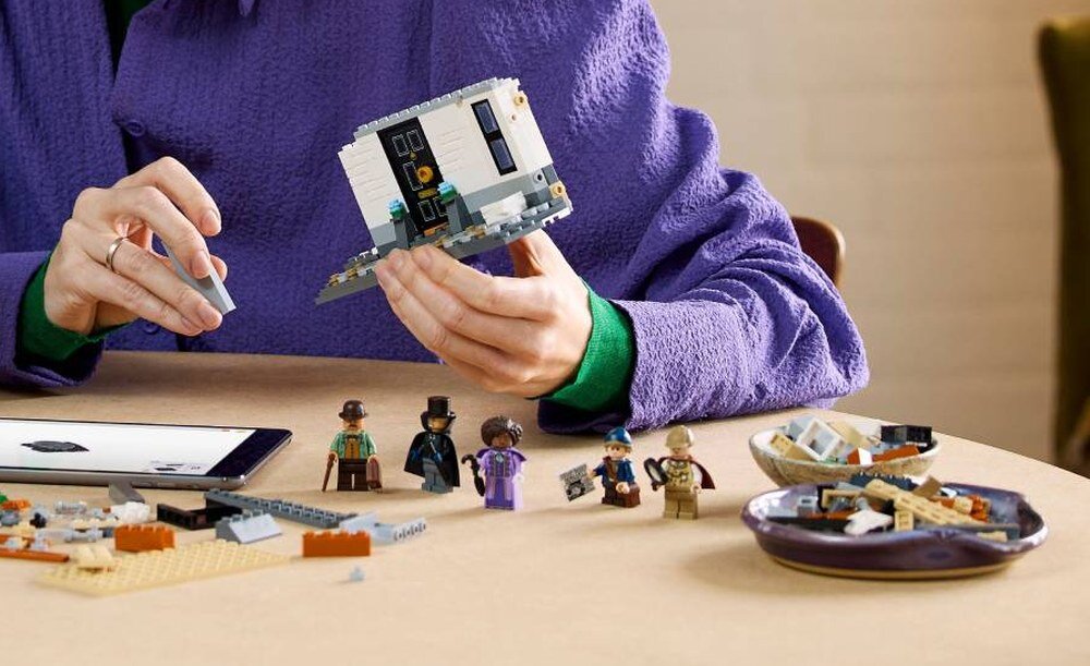LEGO 10351 ICONS Sherlock Holmes: Book nook minifigurki Sherlocka Holmesa, doktora Watsona, Irene Adler, Paige i profesora Moriarty’ego Baker Street