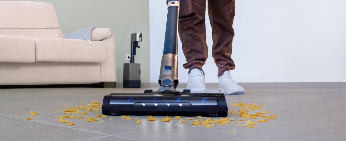 Odkurzacz CECOTEC Scoba 2100 Station Głębokie czyszczenie drobne cząsteczki kurzu gładkie panele, jak i puszyste dywany