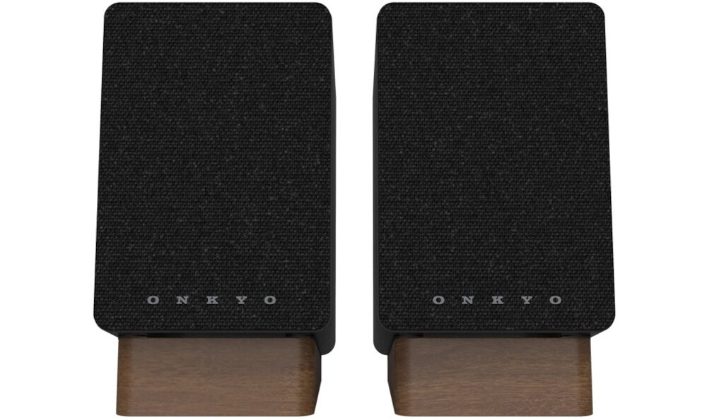 Kolumny głośnikowe ONKYO GX-10DB wymiary kompaktowe łatwe ustawienie, głośniki od frontu na białym tle