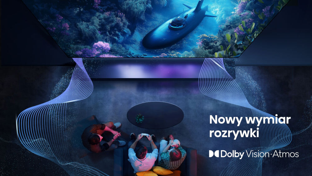 Telewizor HISENSE 43E7Q Pro - Wrażenia jak w kinie, telewizor zawieszony na ścianie z którego wydobywa się dźwięk