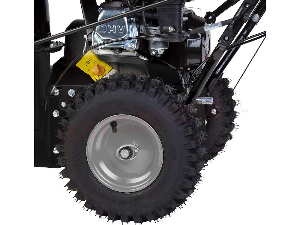 Odśnieżarka NAC GST55 koła zimowe o średnicy 33 cm wysoki bieżnik