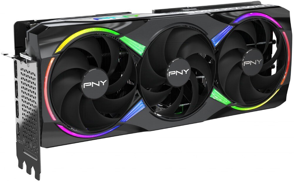 Karta graficzna PNY GeForce RTX 5070 Ti ARGB OC Triple Fan Plus 16GB Boczny widok karty graficznej przedstawiający trzy wentylatory, backplate ze srebrnymi elementami konstrukcyjnymi oraz napis 'GEFORCE RTX 5070 TI' i kolorowe logo PNY