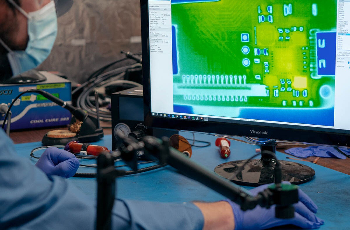 Kamera termowizyjna SEEK THERMAL InspectionCAM obsługa podłączenie aplikacja gwint montaż