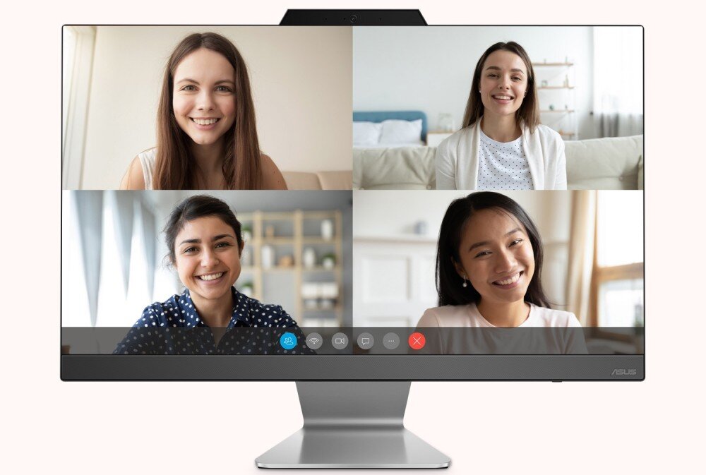 Komputer ASUS E3402WVAK-WPC043X Komputer AiO ASUS z ekranem podczas wideorozmowy z czterema uśmiechniętymi kobietami podzielonymi na cztery części ekranu, redukcja szumów, komunikacja