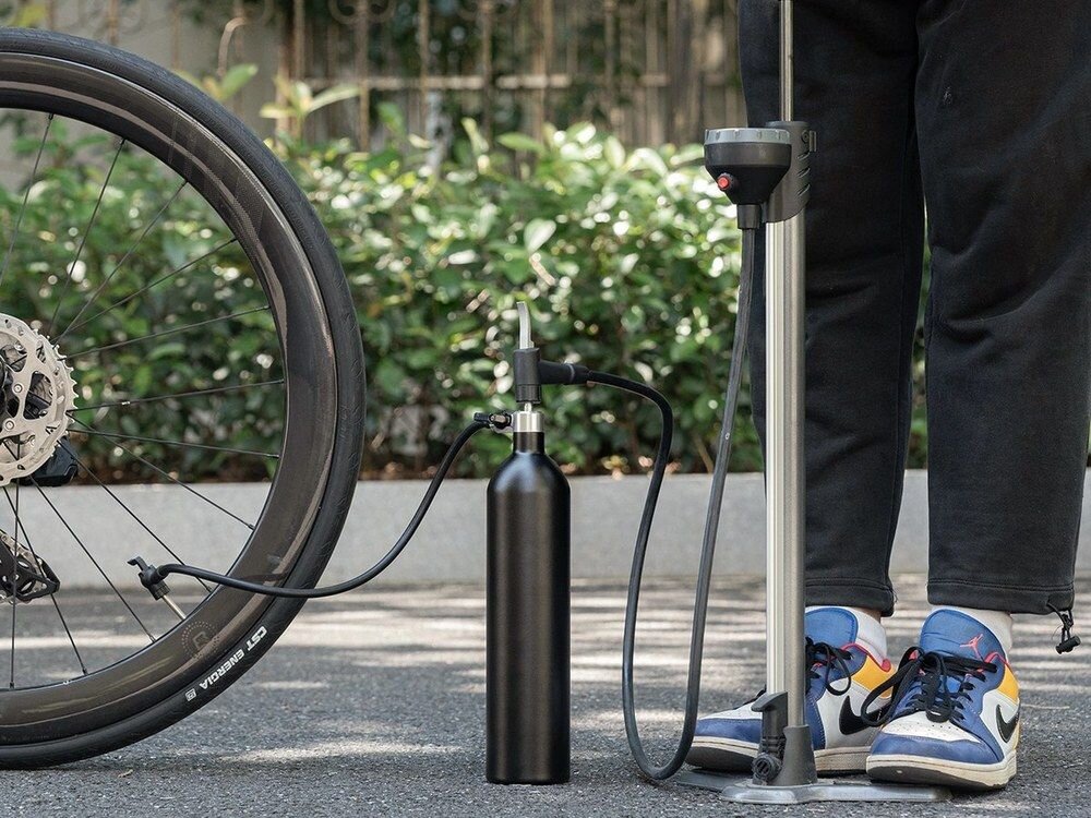 Pompka rowerowa ROCKBROS Zbiornik ciśnieniowy 42310010001, Zbiornik, tubeless, ciśnienie, montaż, Pompowanie opony rowerowej z osprzętem.