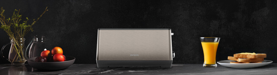 Toster AIWA Kofotatsu  Dopracowany w każdym detalu wyjmowana tacka na okruchy ze stali polerowanej ułatwienie czyszczenie Podgrzewacz bułek antypoślizgowe nóżki i system automatycznego wysuwania komfort i bezpieczeństwo użytkowania Schowek na przewód łatwo przechowywać 