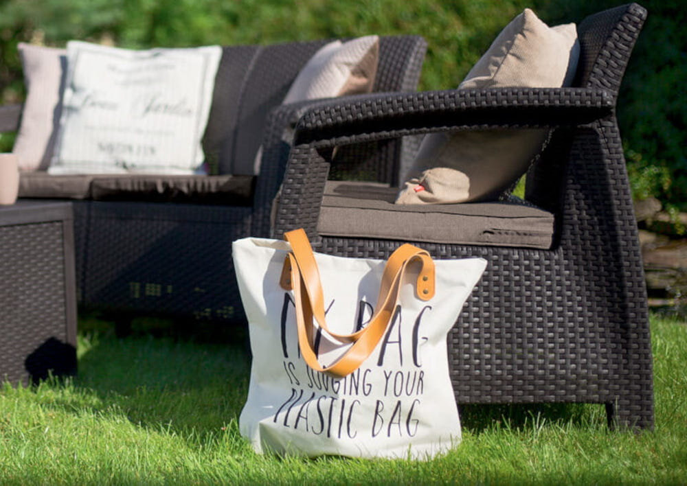 Meble ogrodowe ALLIBERT Corfu Box Set Grafit do picia kawy czytania książki słuchania muzyki dwa wygodne fotele obciążenie do około 100 kg