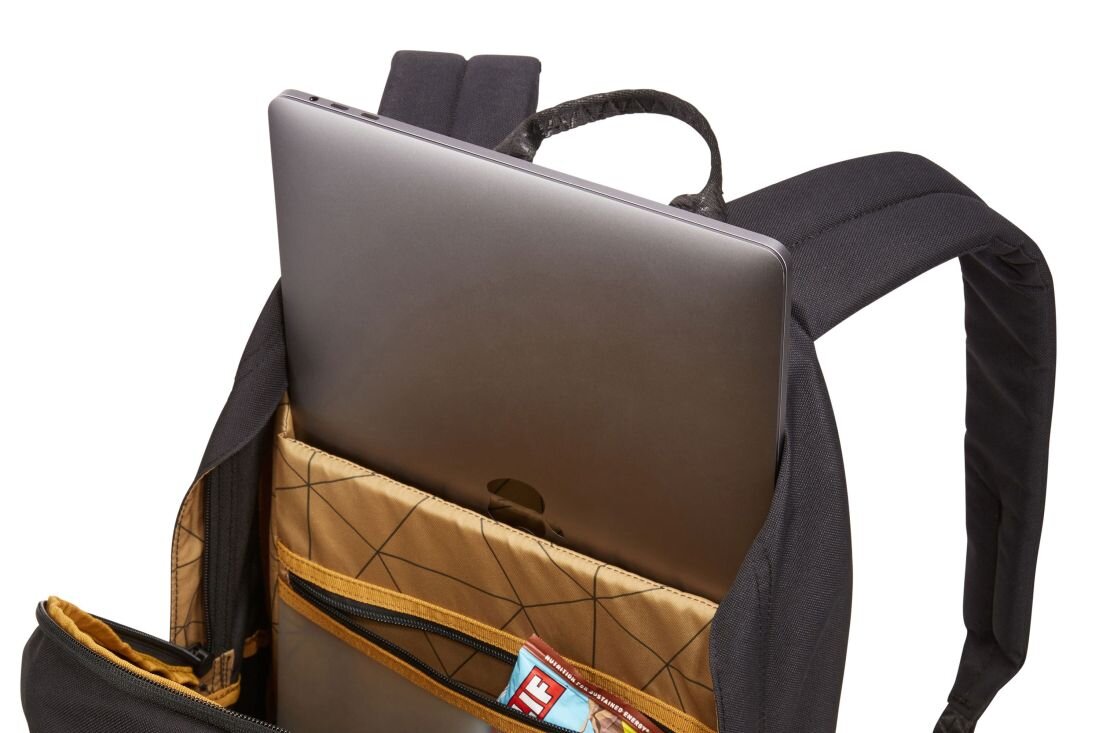 Plecak Thule Gauntlet Sleeve z przegrodą na laptop prezentuje pojemne wnętrze podczas organizacji sprzętu do pracy mobilnej 