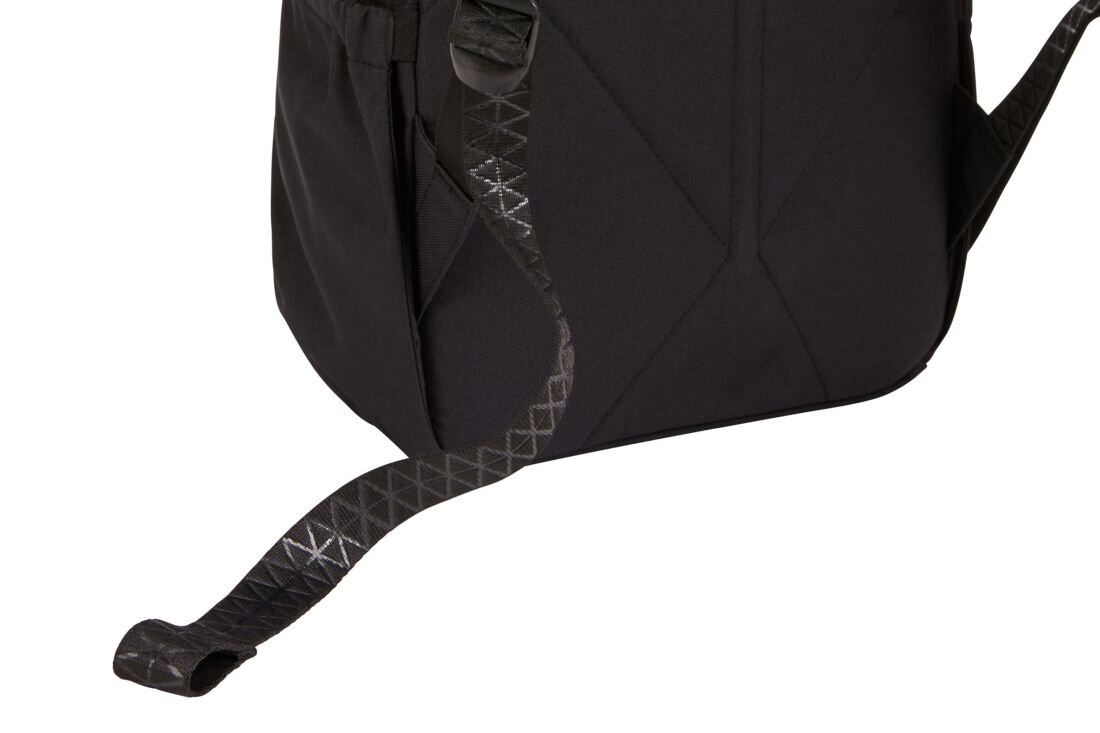 Plecak Thule Gauntlet Sleeve pokazuje regulowany pasek naramienny i wzmocnione szwy w detalu konstrukcyjnym produktu 