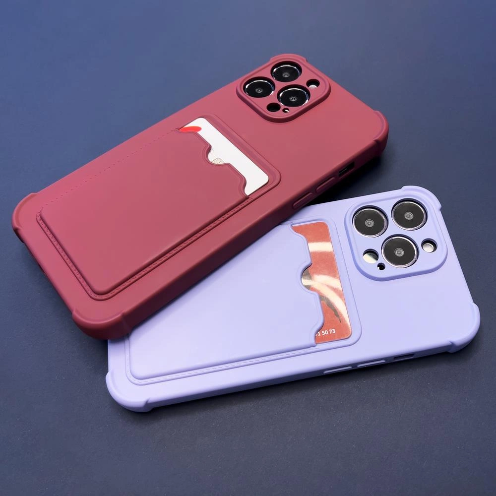 Na obrazie widoczne są dwa etui na telefon w kolorach różowym i fioletowym, każde z kieszonką na kartę. Etui mają wycięcia na aparat z trzema obiektywami.