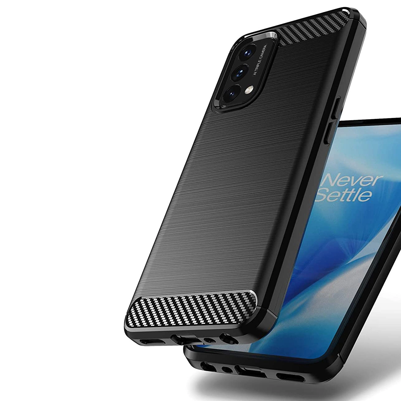 Czarne etui na telefon z teksturą przypominającą włókno węglowe, widoczne na tle ekranu z napisem \'Never Settle\'.