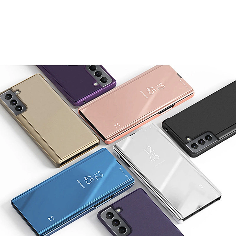 Na obrazie widoczne są różnokolorowe etui na telefon z klapką, w tym niebieskie, złote, różowe, fioletowe, czarne i srebrne. Na niektórych etui widoczny jest tekst \'12:45\'.