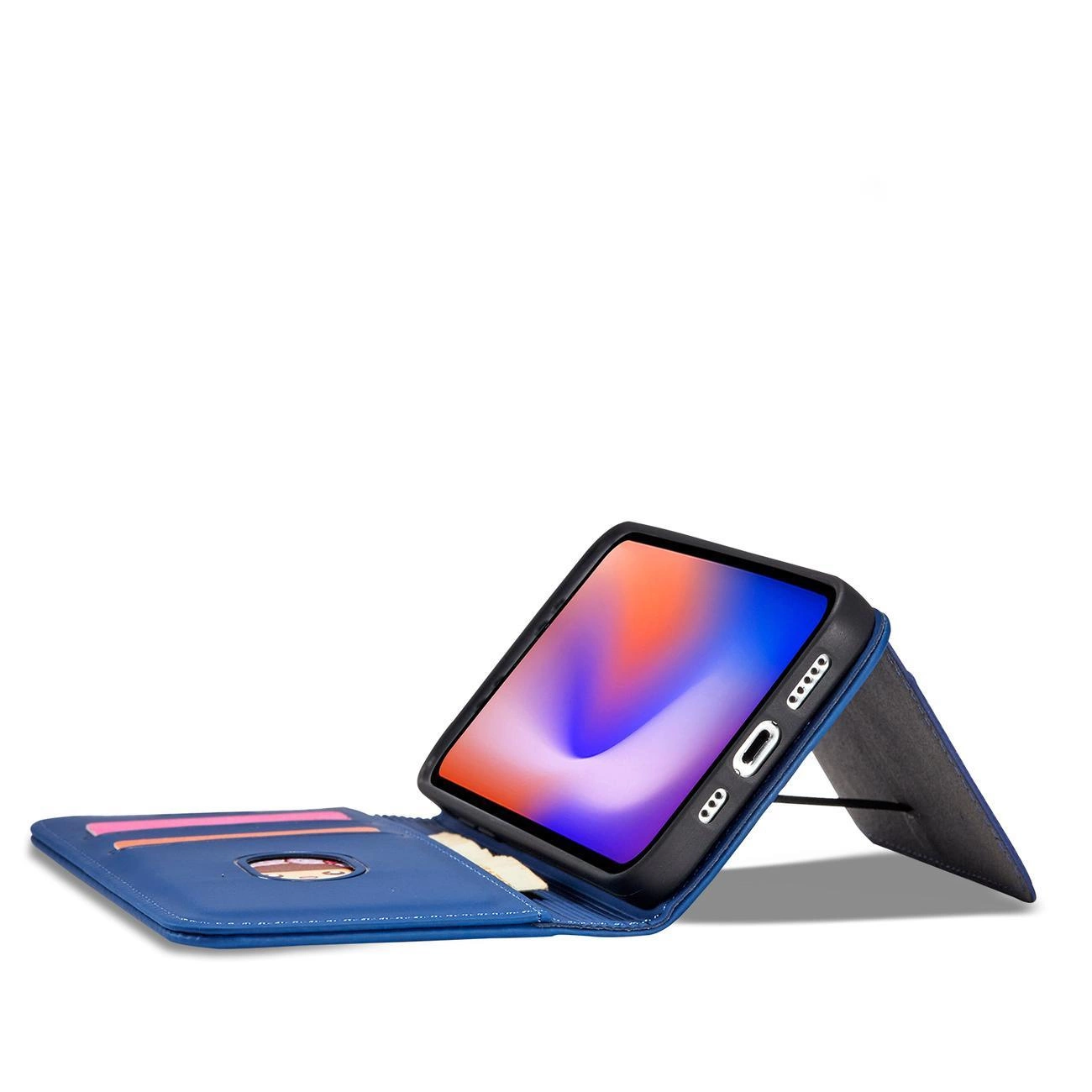 Niebieskie etui na telefon z funkcją podstawki, posiada miejsce na karty. Telefon jest ustawiony pod kątem, a etui ma wycięcia na porty i głośniki.