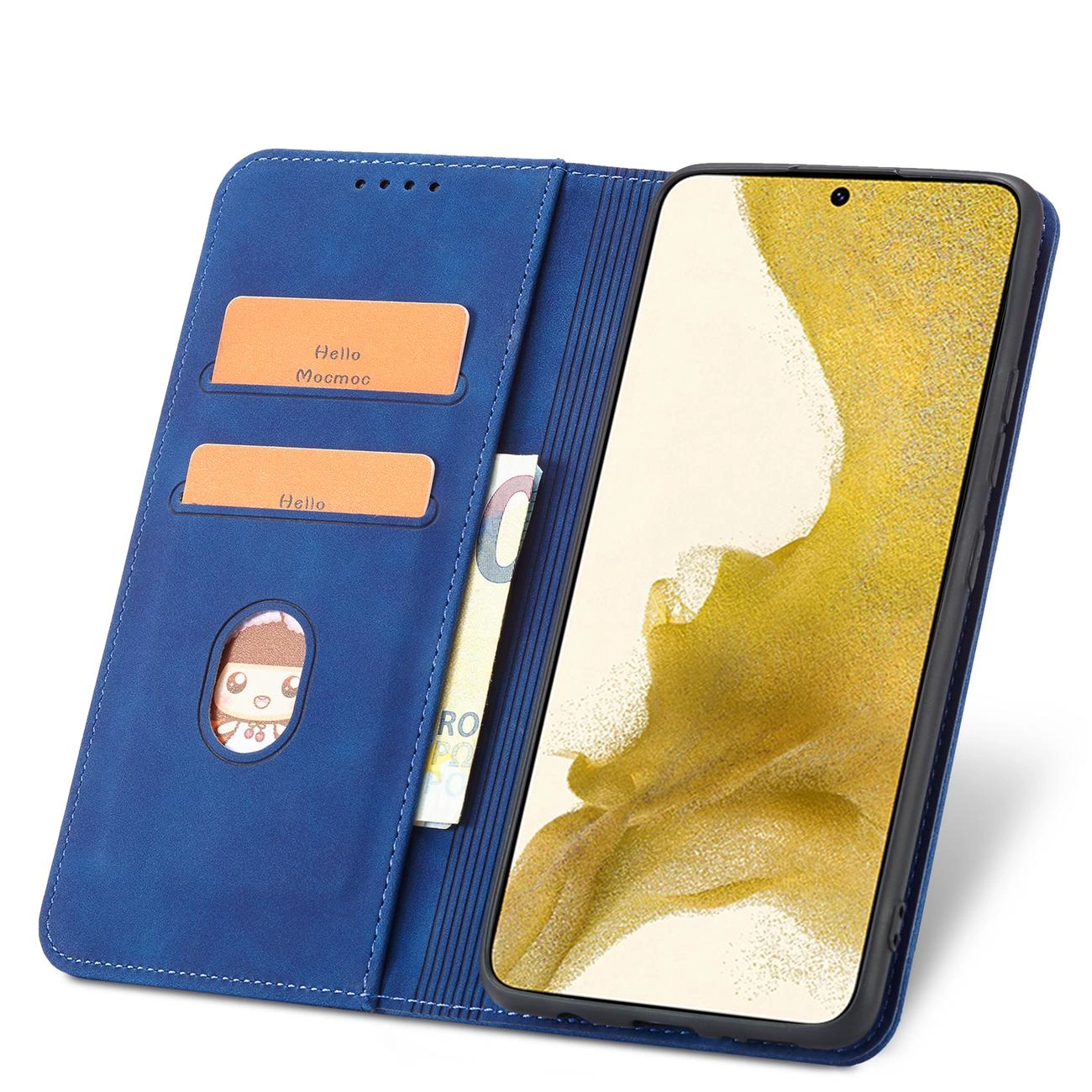 Niebieskie etui na telefon z miejscem na karty i banknoty, obok znajduje się telefon z wyświetlaczem w kolorze złotym. Na kartach widoczny jest tekst: \'Hello Mocmoc\' i \'Hello\'.