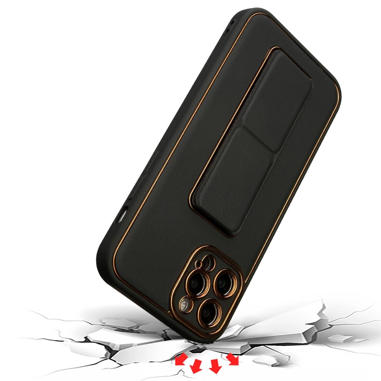 Czarne etui na telefon z podstawką, posiada złote akcenty wokół krawędzi i otworów na aparat. Etui jest przedstawione na tle pękniętej powierzchni z trzema czerwonymi strzałkami wskazującymi w dół.