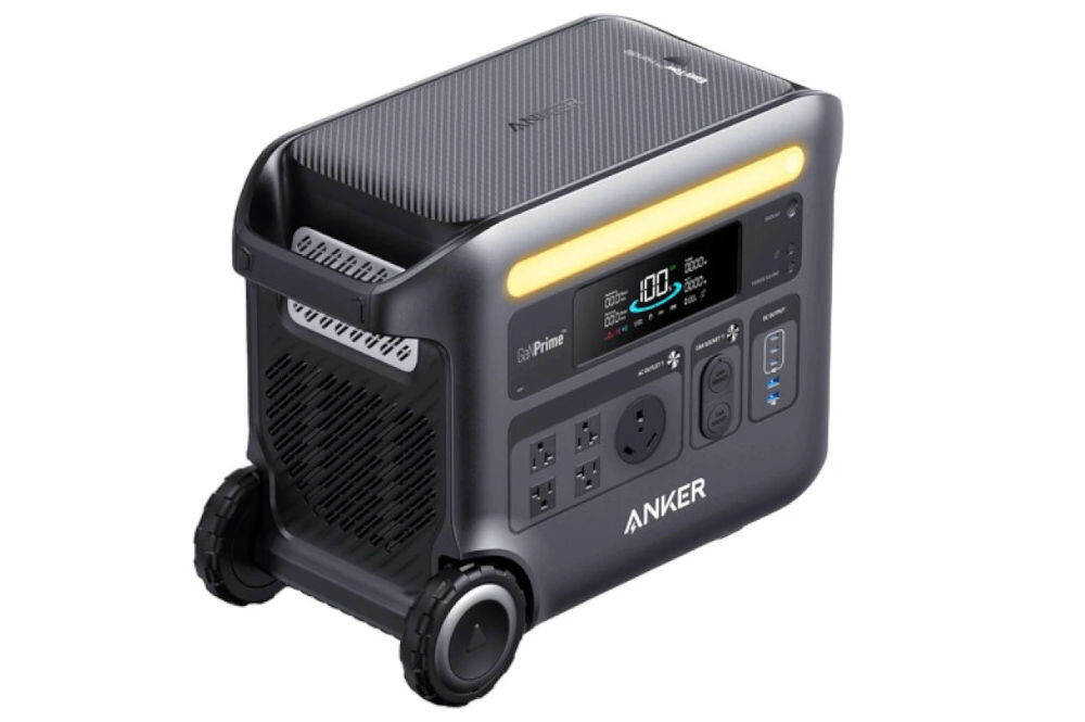 Stacja zasilania ANKER Solix F2600 2560 Wh 2300W, ryzyko, termiczne, litowo-jonowe, żywotność, na białym tle stacja zasilania lekko od góry frontem lewo skos