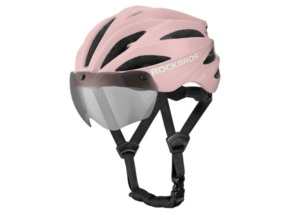 Kask rowerowy ROCKBROS 8386824304046 Różowy Szosowy (rozmiar 58-62), szyba, magnes, ochrona, widoczność, Różowy kask z wizjerem i paskami pod brodę na białym tle.