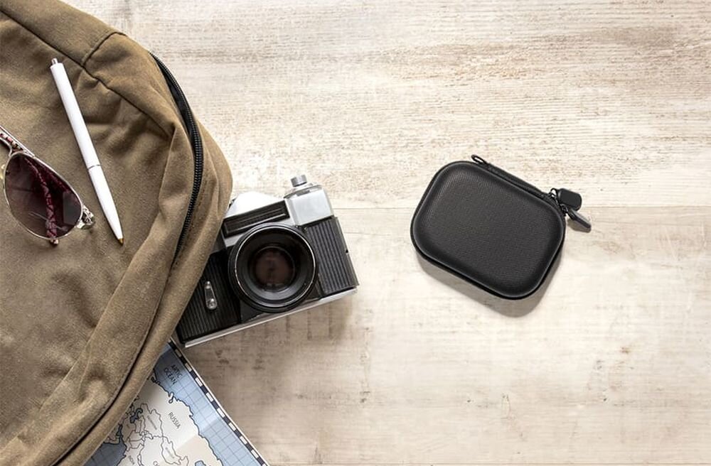 Etui Araree Carrying Case Small etui lezace na blacie, ochrona sluchawek, kompaktowy wymiar