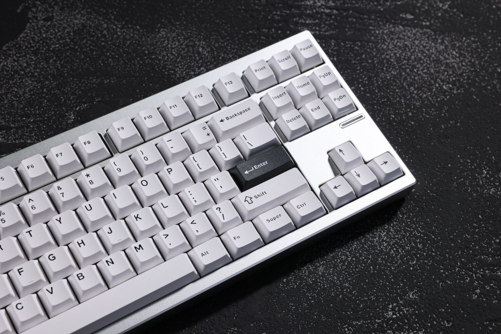 MCHOSE GX87 mysz i klawiatura na ciemnym