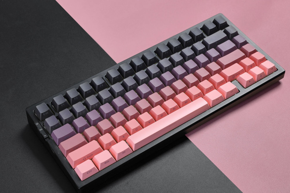 MCHOSE MC-G75 trzy tryby komunikacji 2,4 GHz odświeżaniem 1000 Hz odbiornik USB-A Bluetooth urządzeniami mobilnymi - klawiatura od przodu