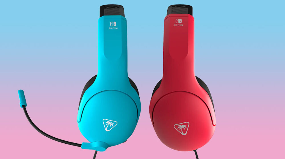 Słuchawki TURTLE BEACH Airlite Fit Nintendo Switch Niebiesko-czerwony prezentacja słuchawek od boków na pastelowym tle mikrofon z redukcją szumów, wyciszanie mikrofonu, czysta komunikacja