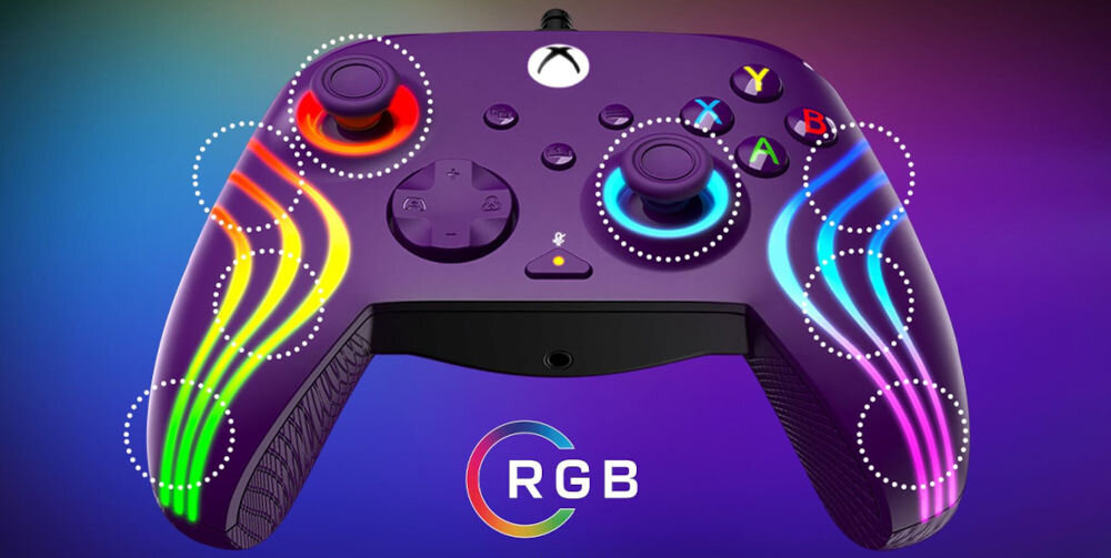 Kontroler TURTLE BEACH Afterglow Wave Fioletowy prezentacja pada od przodu na kolorowym tle zaznaczone podświetlenia napis RGB na dole podświetlenie RGB dostosuj do własnych preferencji ergonomiczny kształt komfort wspiera swobodę ruchu funkcjonalność estetyka