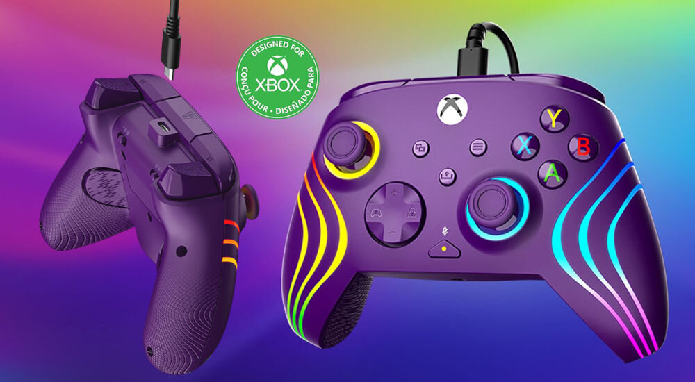Kontroler TURTLE BEACH Afterglow Wave Fioletowy prezentacja pada od przodu i tyłu pod kątem na kolorowym tle sterowanie dźwiękiem za pomocą komend głosowych bez przerywania rozgrywki wygodne narzędzie dla graczy płynność kontrola