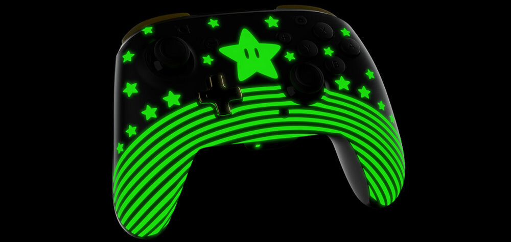 Kontroler TURTLE BEACH Nintendo Switch Rematch Super Mario Star Czarno-żółty prezentacja kontrolera świecącego w nocy bezprzewodowy kontroler z motywem Super Mario, świecący w ciemności retro dla gracza