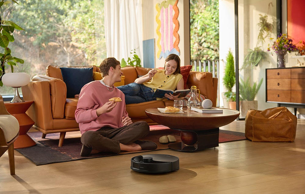 Robot sprzątający ROBOROCK Q10 PF+ Czarny Koniec z zaplątanymi włosami szczotka główna z gumowymi częściami, długim włosiem, konstrukcją w kształcie litery V i grzebieniem JawScrapers boczna szczotka z elastycznym włosiem i miękką gumową wzdłuż ścian i krawędzi