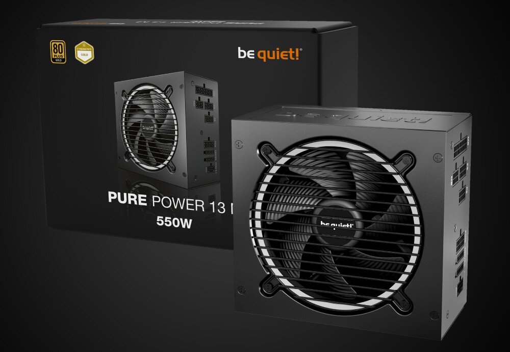 Zasilacz BE QUIET! Pure Power 13 M czarne opakowanie oraz zasilacz komputerowy z widocznym dużym wentylatorem pod kratką i modularnym panelem złącz