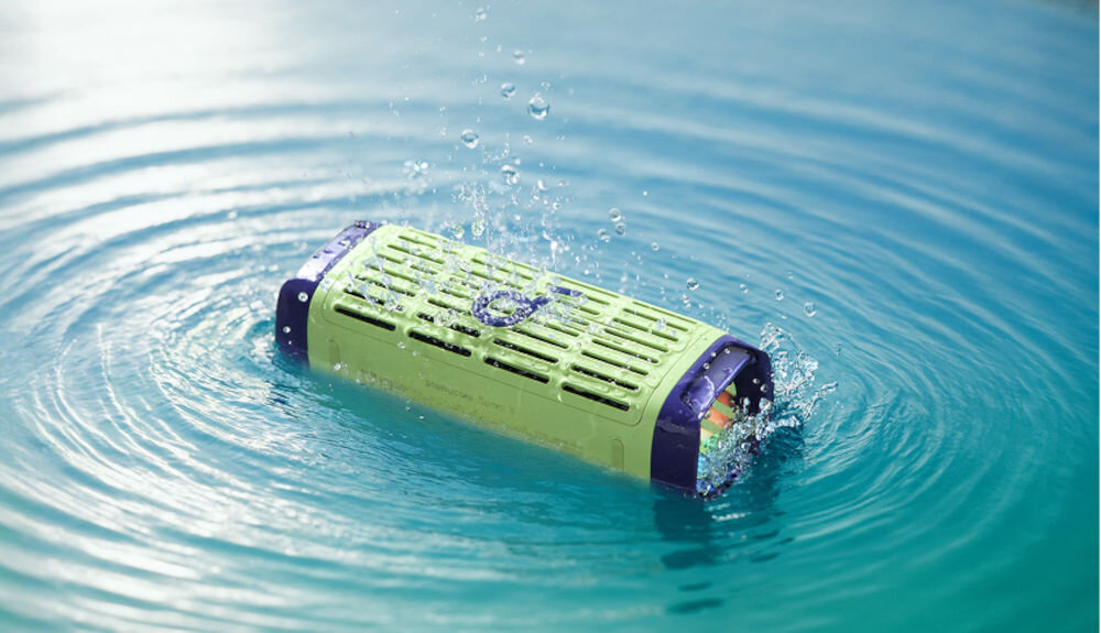 Głośnik mobilny SOUNDCORE Boom 3I - Unosi się i gra na wodzie, utrzymuje się pionowo na wodzie, głośnik na tafli wody