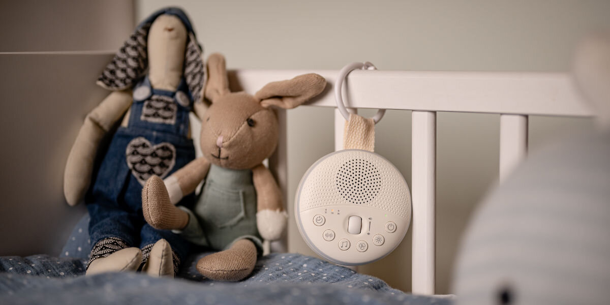 Lampka nocna LED NEWELL LunaWhisper NL4497, mobilność, lekkość, zawieszka, praktyczność, lampka zawiesza na haczyku przy łóżku dziecięcym