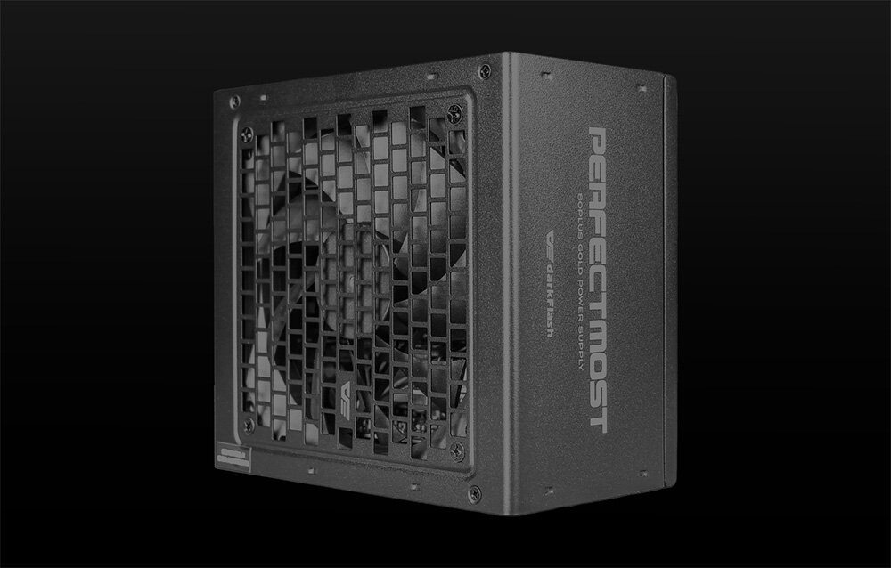 Zasilacz DARKFLASH PMT 850W 80 Plus Gold, zasilacz ATX, 850 W, komputer, wydajność, Zasilacz komputerowy pod kątem z widocznym wentylatorem.