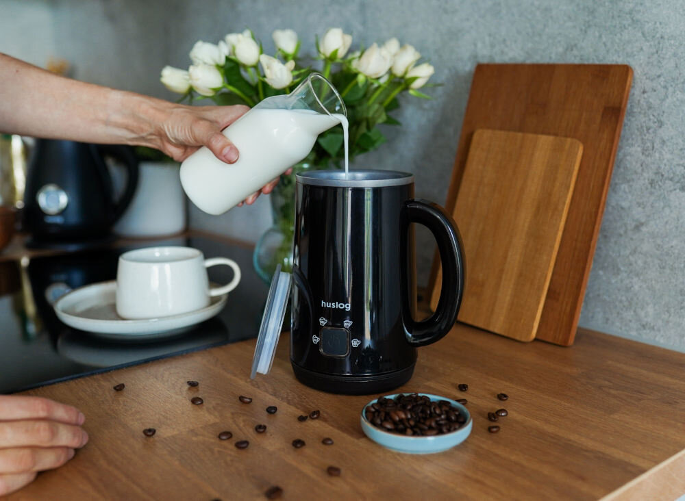Spieniacz HUSLOG AK-8022 Czarny Cztery tryby pracy dostosowanie działanie napoje zimne mleko gorąca pianka kontrola rytuał