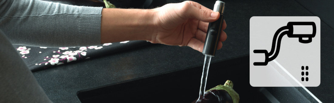 Bateria FRANKE Active L Pull-out spray 115.0653.384 Onyx Wyciągana wylewka Wyciągana wylewka ułatwia codzienne oszczędzając czas i unikając rozlewania wody