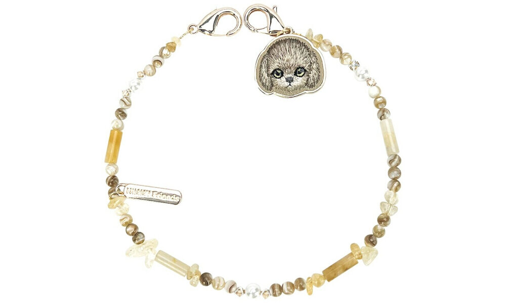 Zawieszka Nimmy z kotkiem – brelok, zawieszka, haft 3D, duże oczy, design z charakterem