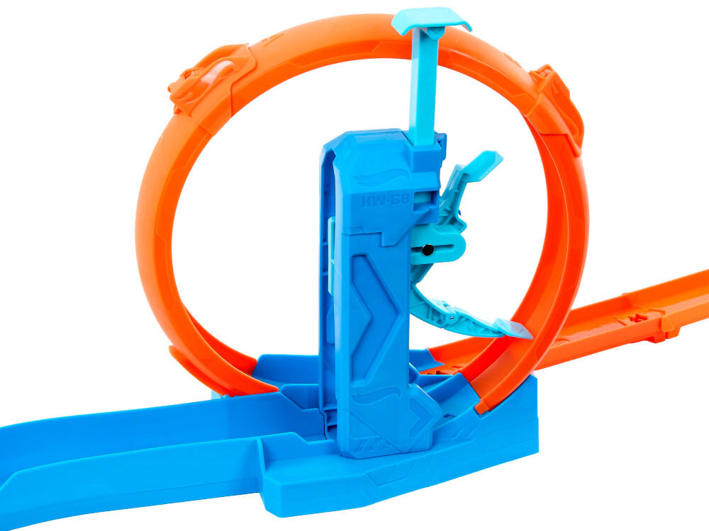 Tor Hot Wheels Track Creator Trzy pętle JDW39 Tor Hot Wheels z dwoma pomarańczowymi pętlami i niebieskimi elementami, ustawiony na białym tle.