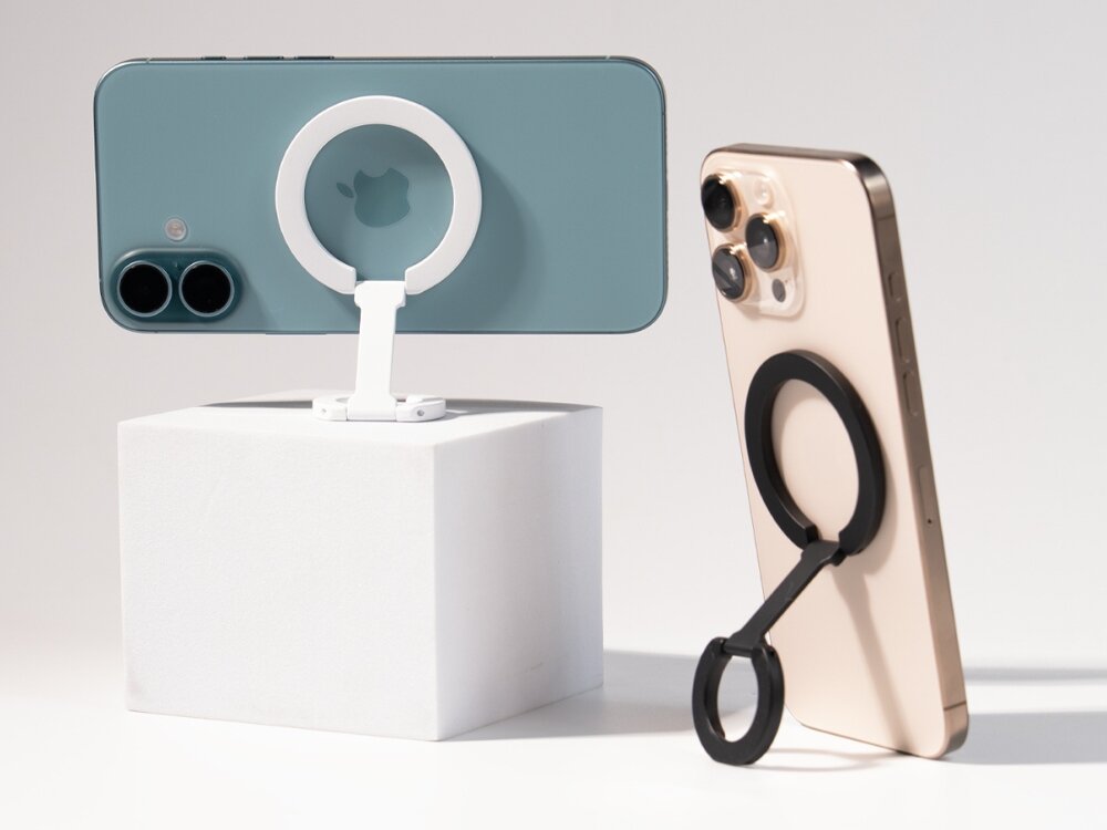 Uchwyt i podstawka ARAREE do telefonu A-Ring MagSafe
            uchwyt w dwóch wersjach kolorystycznych przymocowany do telefonów
            uchwyt podstawka wbudowane magnesy dwustopniowy mechanizm korzystanie w pionie poziomie