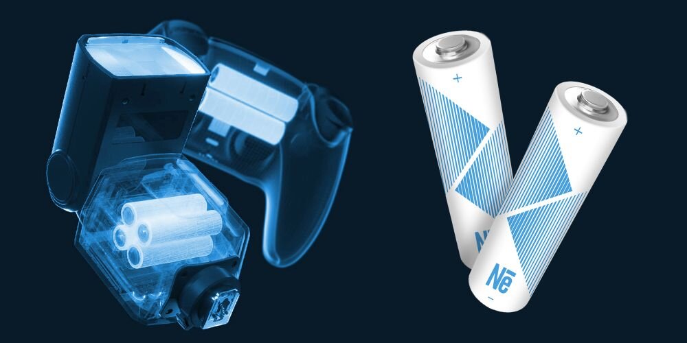 Grafika na czarnym tle przedstawiająca przekrój ładowarki 4-kanałowej ładowarki Newell, obok dwa akumulatorki AA