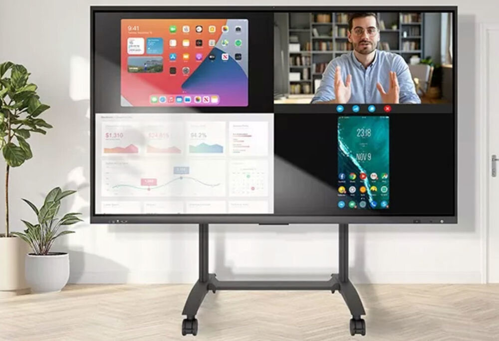 Monitor PRESTIGIO SOLUTIONS PSMB068P110 110 cali 3840x2160px IPS prezentacja monitora w pokoju z różnymi włączonymi aplikacjami oprogramowanie mozaBook OfficeSuite DisplayForce środowiska do pracy i nauki