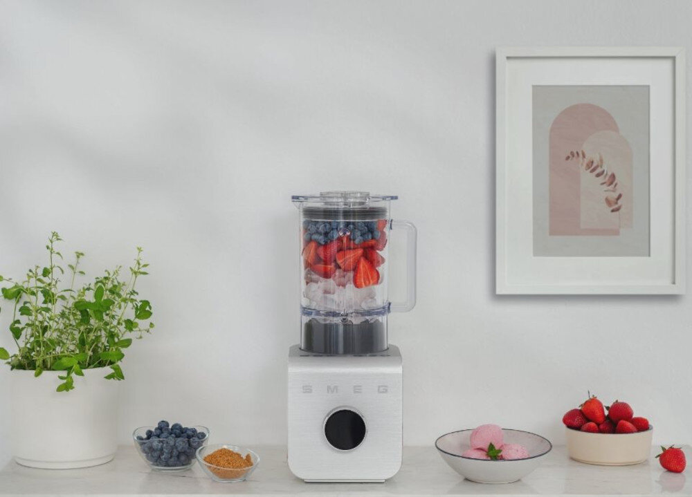 Blender kielichowy SMEG BLC02WHMEUU (Wysokoobrotowy) Wygodne czyszczenie Automatyczny program czyszczenia tryb Auto-clean 